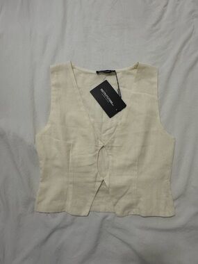 Cream Cut Out Front Top
